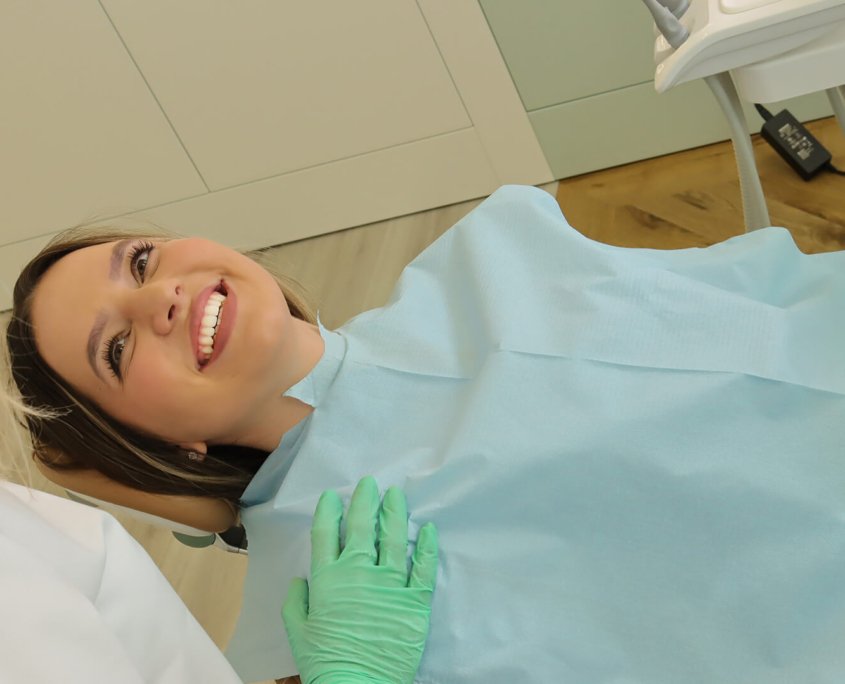 Privatna-specijalistička-stomatološka-ordinacija-Implants-&-Crowns-Dr-Stojkanović-(43)